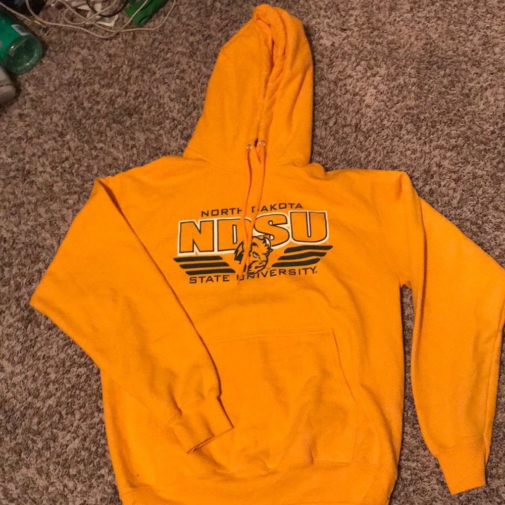 North Dakota State sweatshirt - Picture 1 of 2
